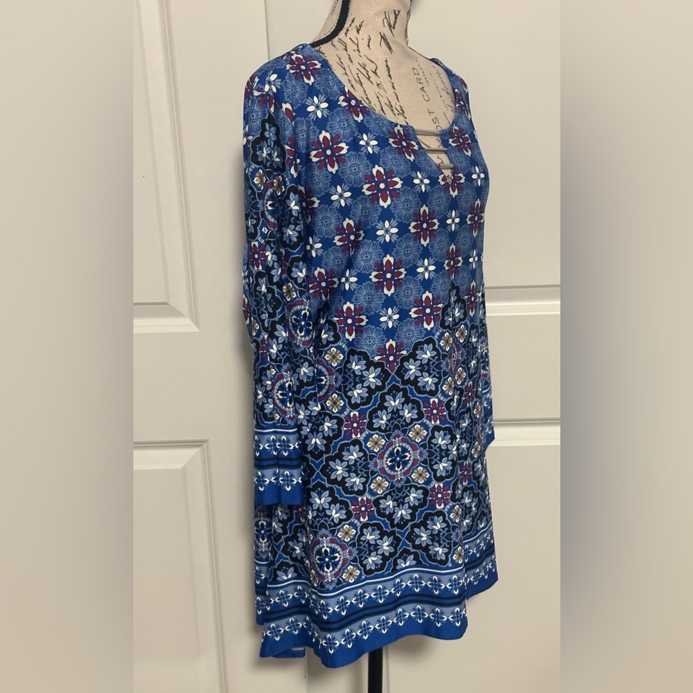 Ruby Rd. Blue and White Floral Tunic - Picture 3 of 10